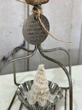 Load image into Gallery viewer, White Tree Masher