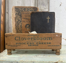 Load image into Gallery viewer, Cloverbloom Cheese box w/Pedestal Feet
