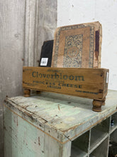 Load image into Gallery viewer, Cloverbloom Cheese box w/Pedestal Feet
