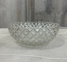 Load image into Gallery viewer, Anchor Hocking Serving Bowl
