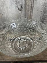 Load image into Gallery viewer, Anchor Hocking Wexford Large Bowl
