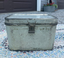 Load image into Gallery viewer, Bread Box
