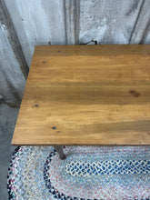 Load image into Gallery viewer, Gorgeous Table!  {LOCAL PICK UP ONLY}
