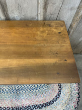Load image into Gallery viewer, Gorgeous Table!  {LOCAL PICK UP ONLY}
