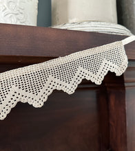 Load image into Gallery viewer, Pointed Vintage Lace Garland
