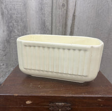 Load image into Gallery viewer, Cream Haeger Planter
