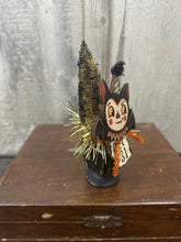 Load image into Gallery viewer, Cat on Pedestal

