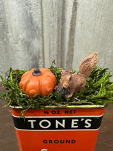 Load image into Gallery viewer, Squirrel on Sage tin
