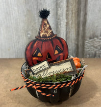 Load image into Gallery viewer, Happy Halloween w/Jack O'Lantern + Pumpkins in Tart Tin
