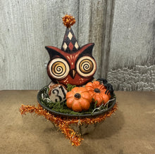 Load image into Gallery viewer, 31 Owl w/ Pumpkins in Tart Tin
