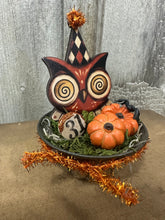 Load image into Gallery viewer, 31 Owl w/ Pumpkins in Tart Tin
