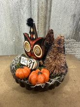 Load image into Gallery viewer, Oct 31 Owl w/ Pumpkins + Trees in Tart Tin
