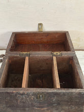 Load image into Gallery viewer, Rough box w/handle
