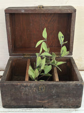 Load image into Gallery viewer, Rough box w/handle
