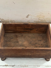 Load image into Gallery viewer, Medium Box w/Pedestal Feet
