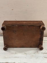 Load image into Gallery viewer, Medium Box w/Pedestal Feet

