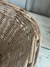 Load image into Gallery viewer, Big Oval Basket  {LOCAL PICK UP ONLY}
