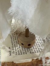 Load image into Gallery viewer, Tattered Ghost 21
