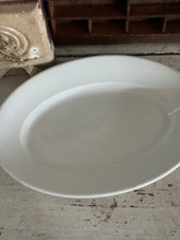 Load image into Gallery viewer, Set of 3 Restaurant Dishes

