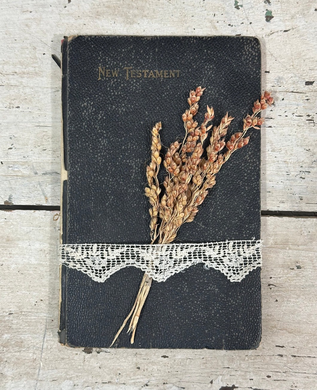 New Testament w/Broom Corn