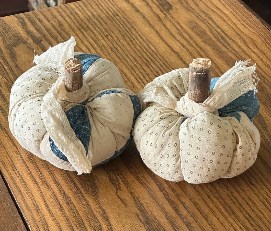 Pumpkin Set 7) Blue Quilt Set of 2