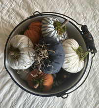Load image into Gallery viewer, Pumpkin Set 8) Enamel Bucket w/9 Littles
