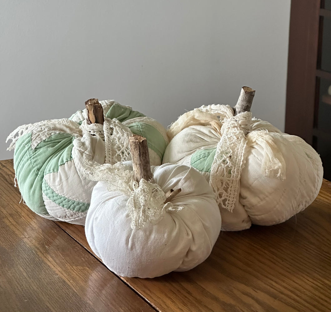 Pumpkin Set 11) Green Quilt Set of 3