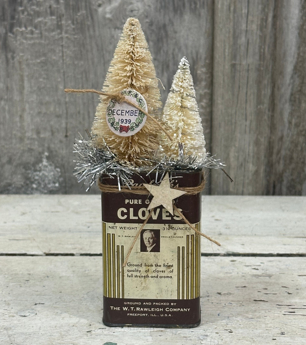 Cloves Tin w/White Trees