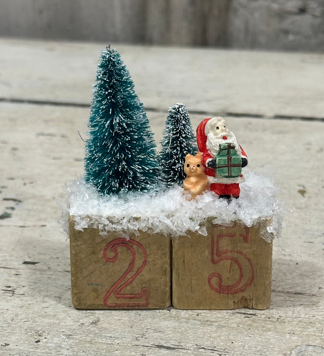 Santa/Present + Trees on 25 Blocks