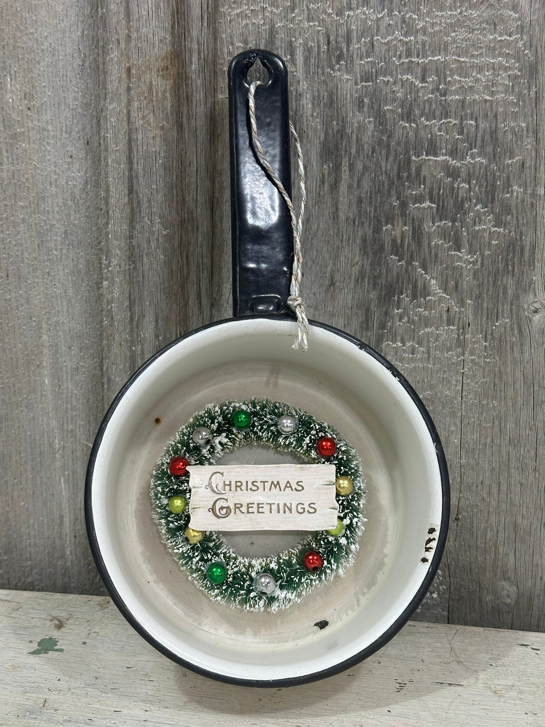 Christmas Greeting Black Pan w/Wreath