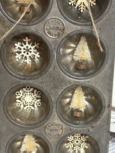 Load image into Gallery viewer, Mini Muffin Tin w/Trees + Flakes 1
