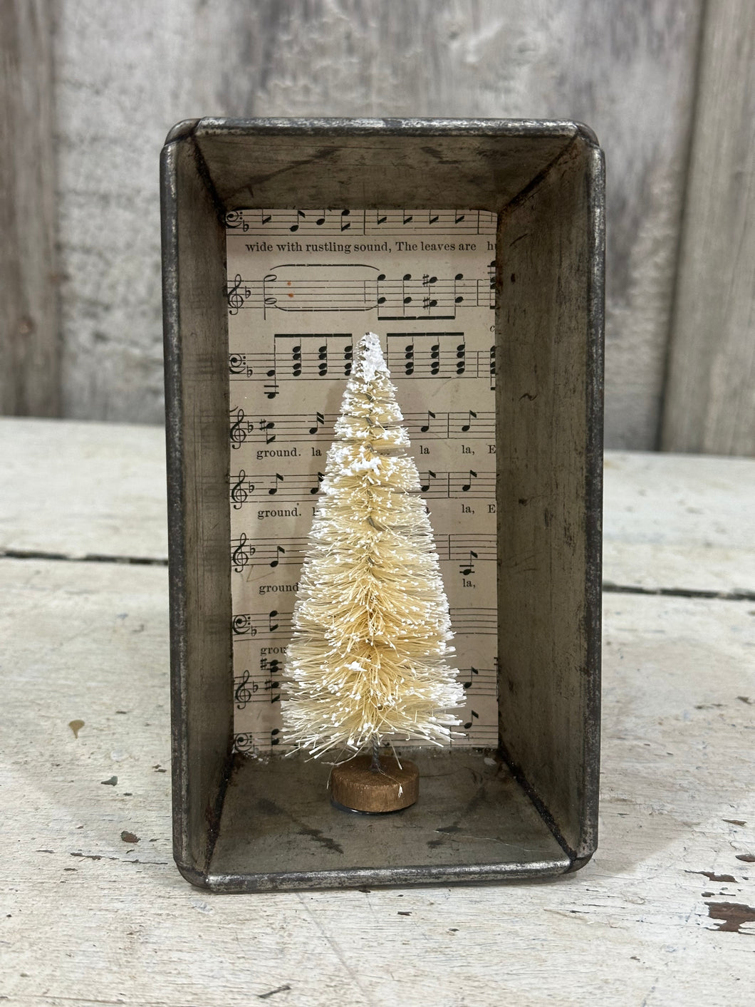 Mini Loaf Pan w/White Tree 2