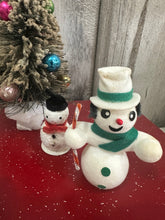 Load image into Gallery viewer, Snowmen + Bottle Brush Tree
