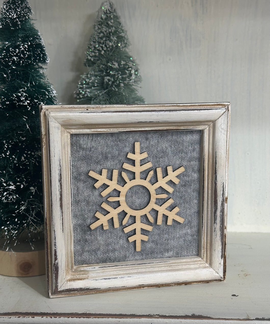 3} Grey Sweater/Wooden Flake