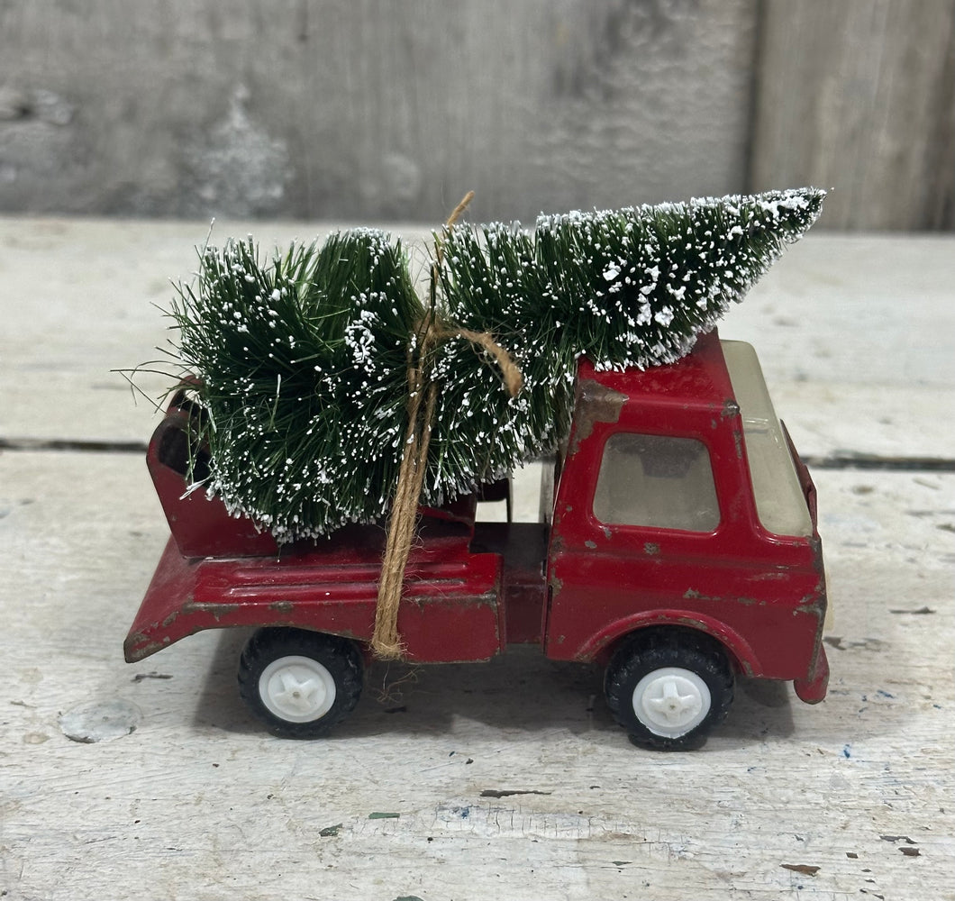 4} Red Truck w/Tree