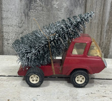 Load image into Gallery viewer, 5} Red Truck w/Tree
