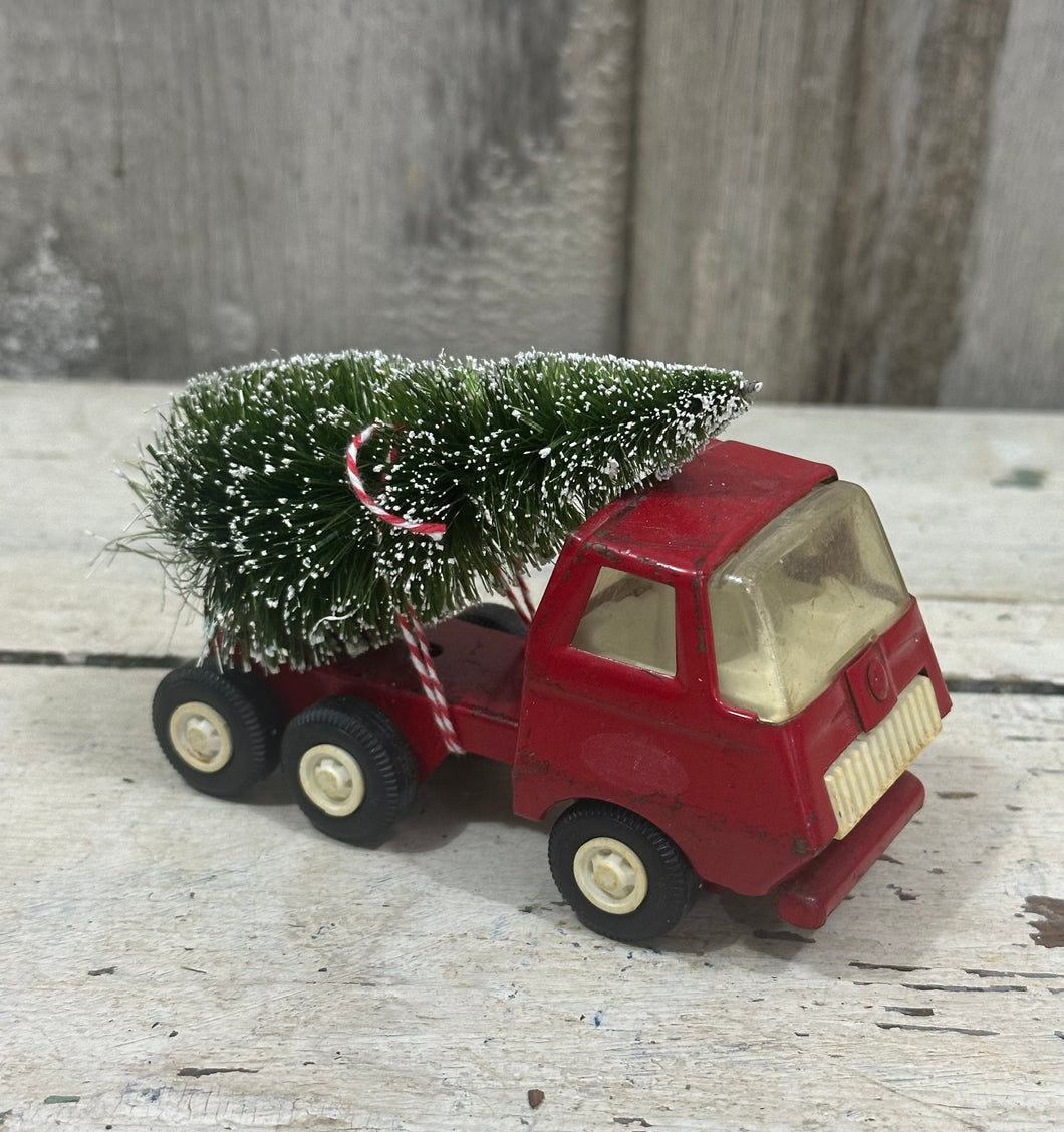 14} Truck w/Tree