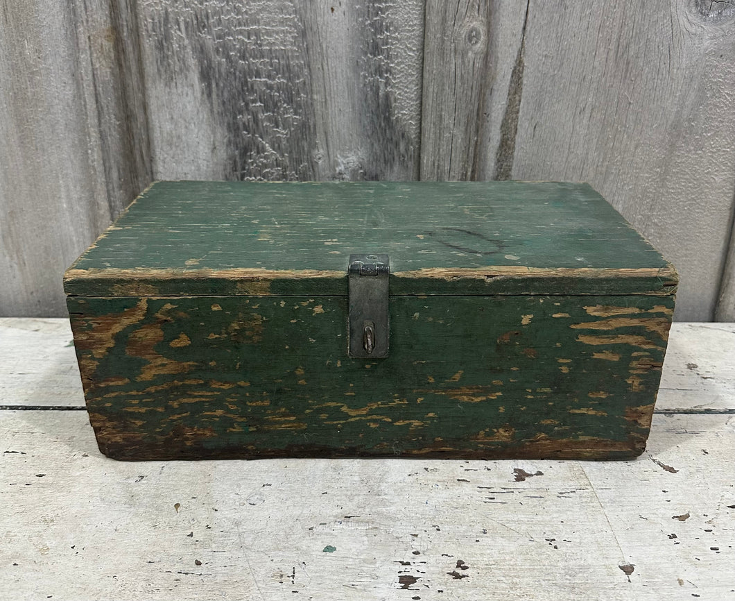 Green Divided Box w/Lid