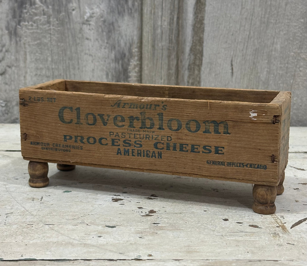 Cloverbloom Cheese box w/Pedestal Feet