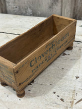 Load image into Gallery viewer, Cloverbloom Cheese box w/Pedestal Feet
