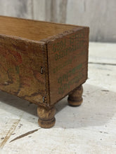 Load image into Gallery viewer, Cheese box w/Pedestal Feet
