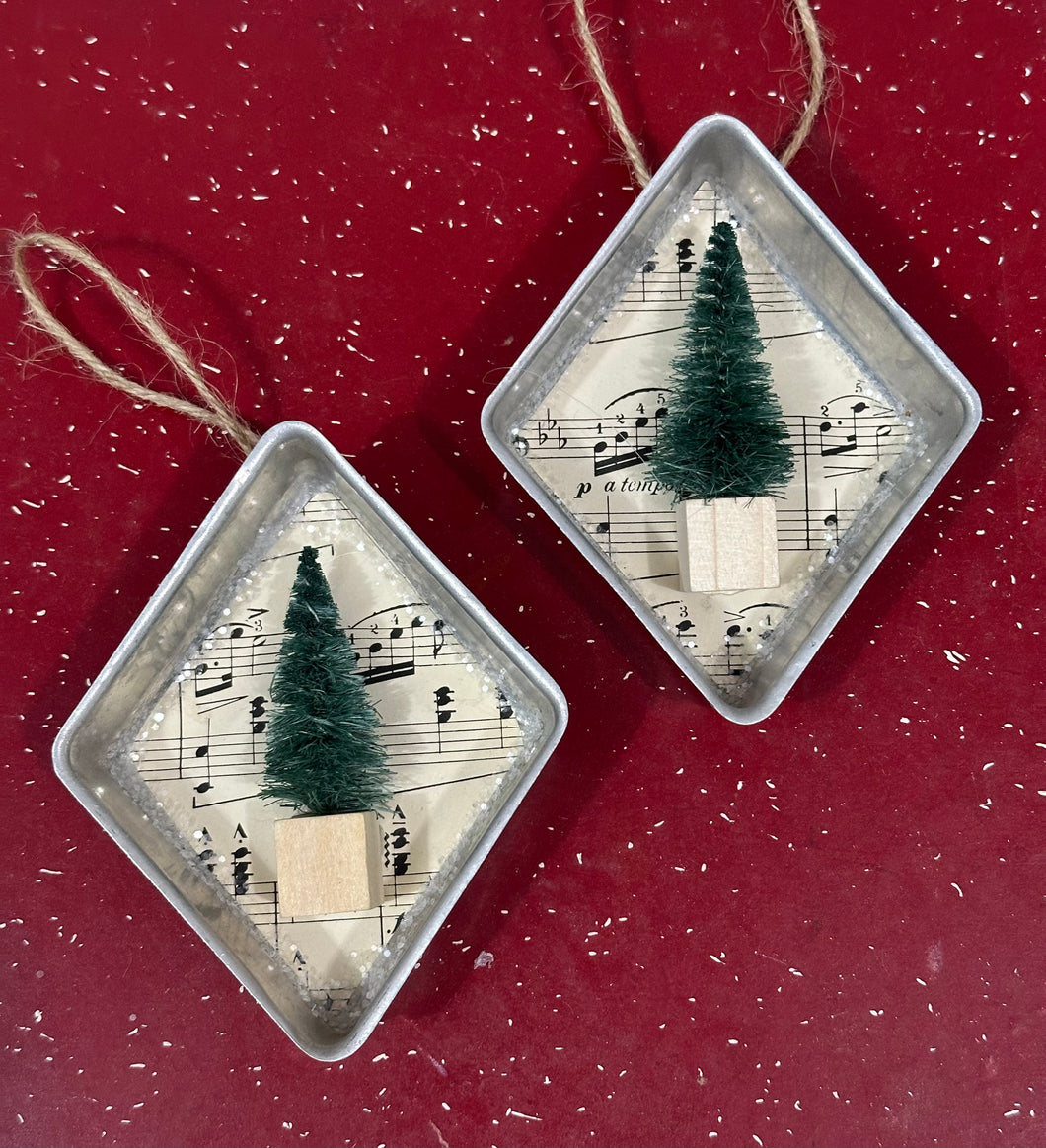 13) Diamond Molds w/Trees