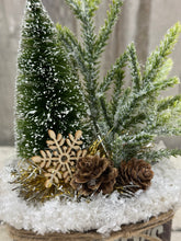 Load image into Gallery viewer, Hershey&#39;s Tin w/Tree, Greenery
