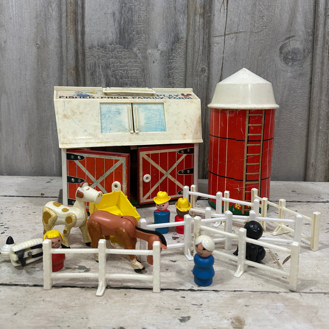 Fisher Price Family Farm, Silo, Animals 2