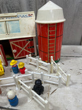 Load image into Gallery viewer, Fisher Price Family Farm, Silo, Animals 2
