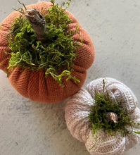 Load image into Gallery viewer, Handmade Pumpkins 6
