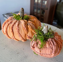 Load image into Gallery viewer, Handmade Pumpkins 7
