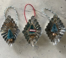 Load image into Gallery viewer, Handmade Ornaments Set 1
