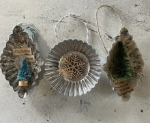 Load image into Gallery viewer, Handmade Ornaments Set 4
