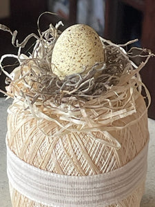Crochet Spool w/Egg (cream)